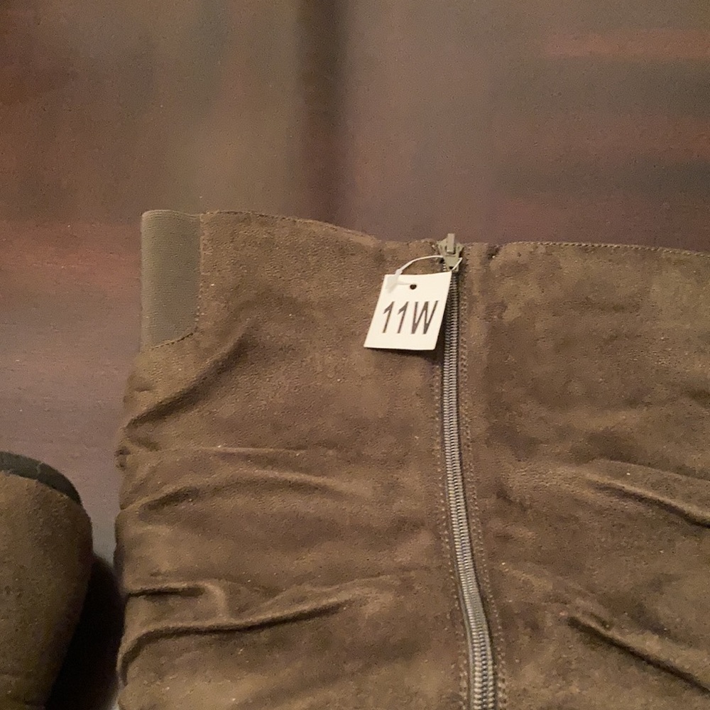 Boots - Picture 3 of 3